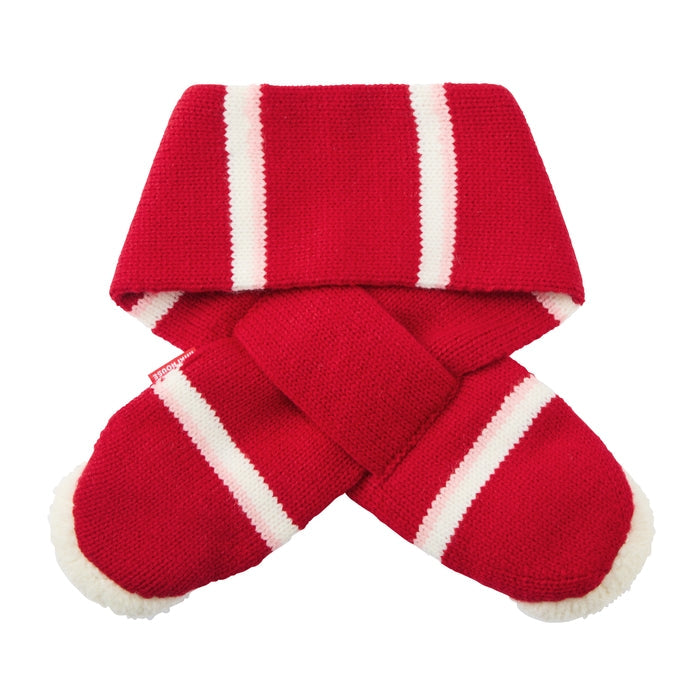 Pucchi & Usako’s Huggable Knit Scarf