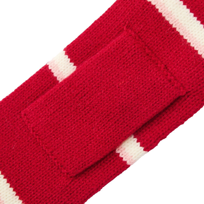 Pucchi & Usako’s Huggable Knit Scarf