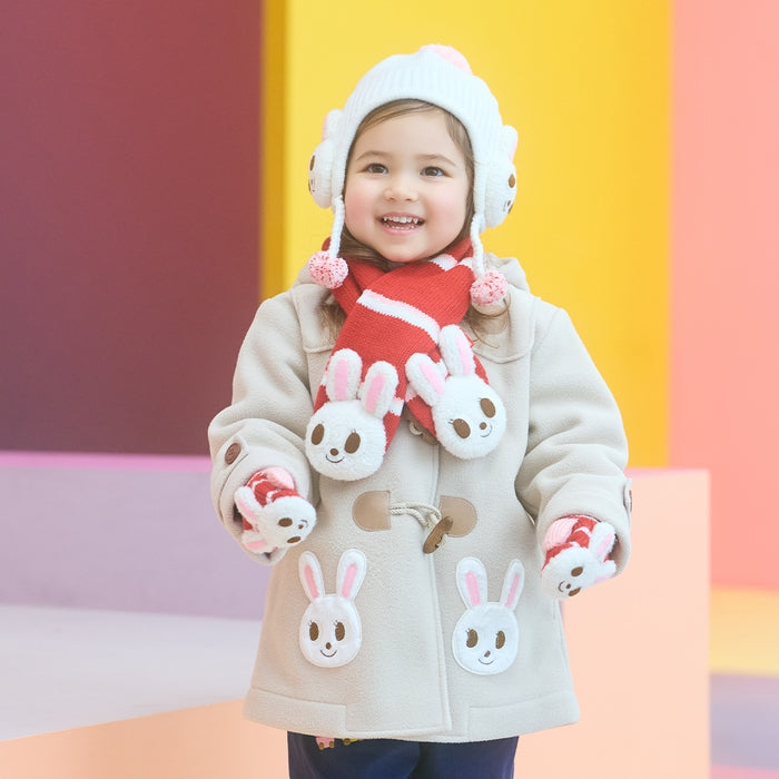 Pucchi & Usako’s Huggable Knit Scarf