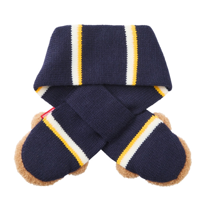 Pucchi & Usako’s Huggable Knit Scarf