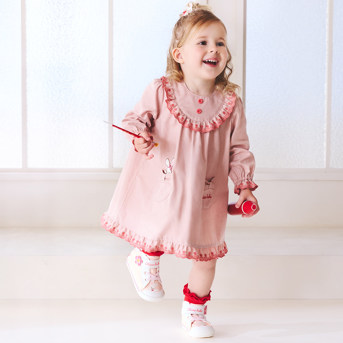 Little Charming Sketches Second Shoes