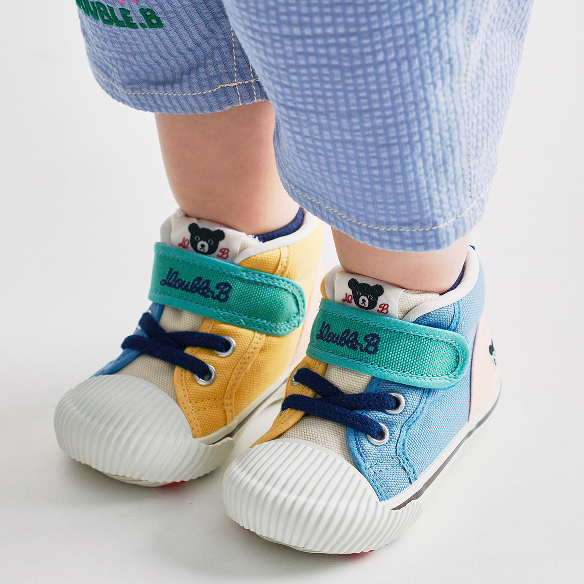 Oxford-Meets-Texture Second Shoes