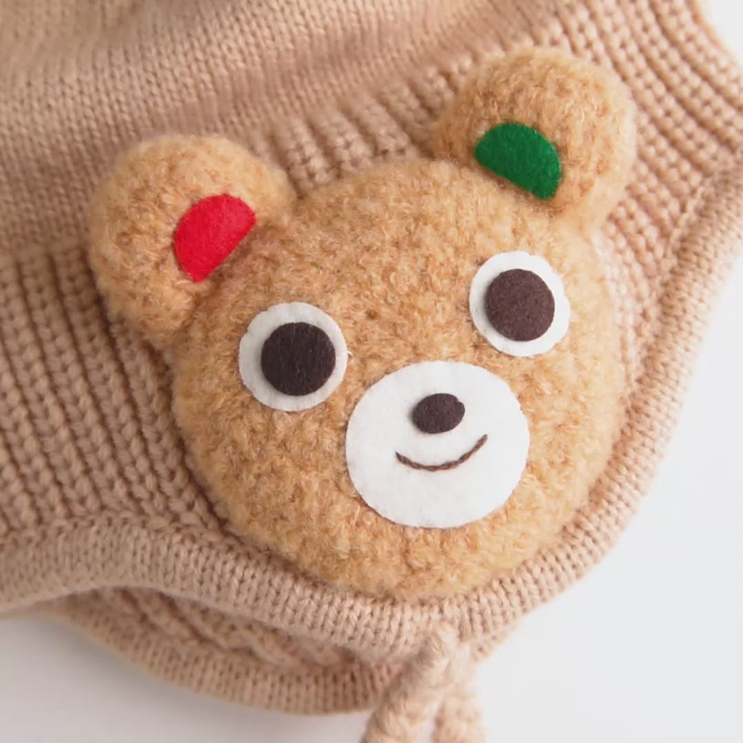 Pucchi & Usako’s Huggable Knit Hat